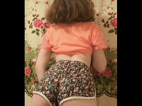 ❤️ 性感的年輕寶貝在相機上脫掉她的短褲 ☑ 只是色情 在 zh-tw.sexarxiv.ru ❌